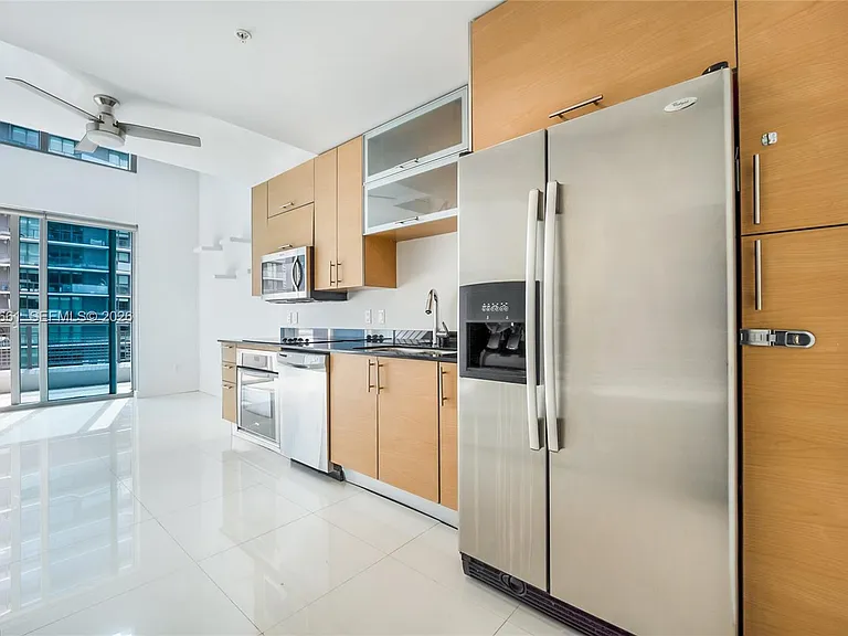 60 SW 13th St #4208 — Photo 3