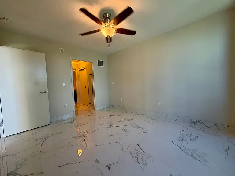 1189 Waimanu St #703 — Photo 6