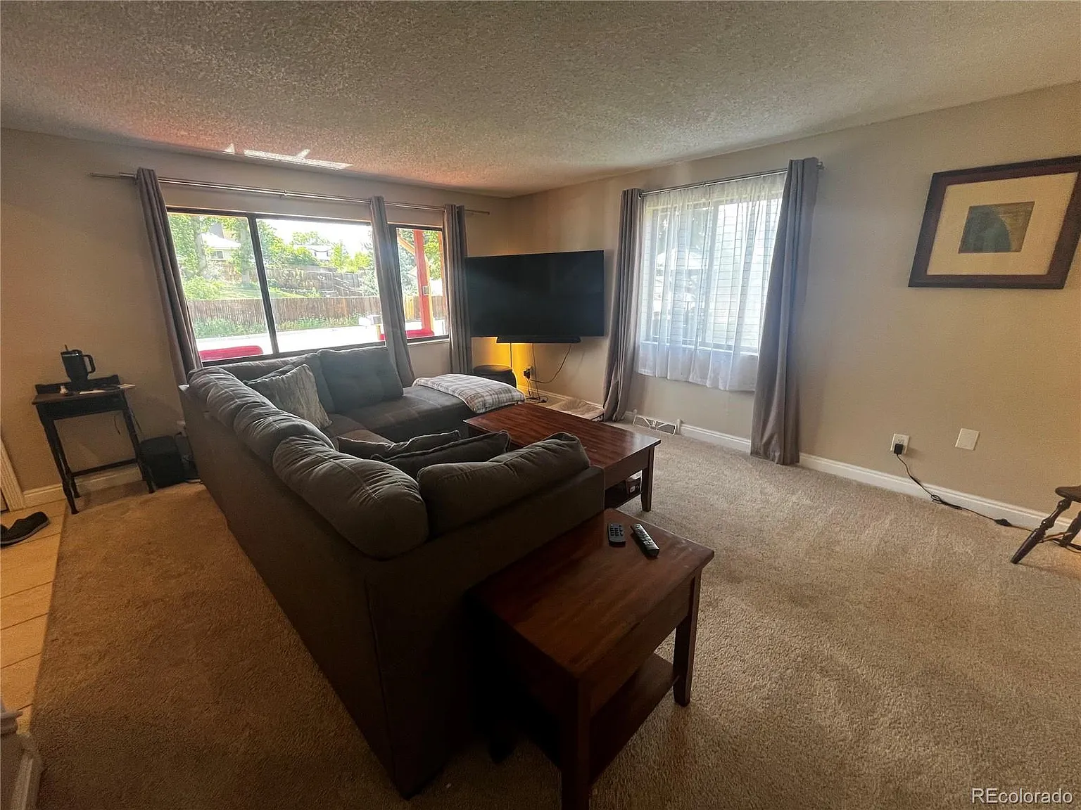 4 bed, 2.5 bath, 2711 sqft, $3,000 — Photo 2