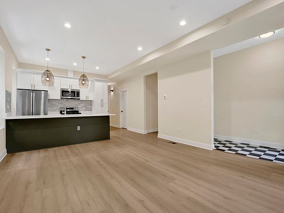 2nd image of 2021 W Shakespeare Ave APT 1