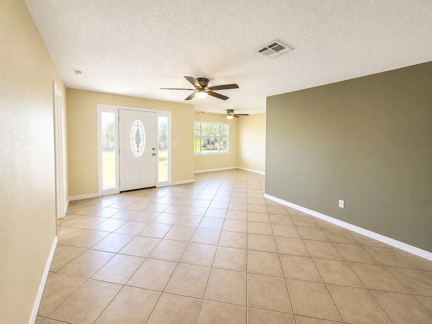 3/2 Available Now In Spring Hill, FL! — Photo 3