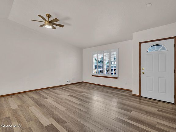 4th image of 1704 N Trellis Ct