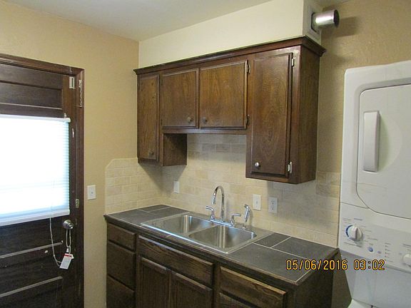 3rd image of 517 N Ponca Ave