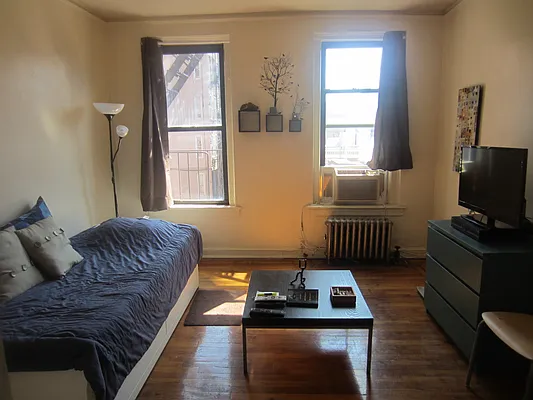 Rented by Majesty Management | media 31