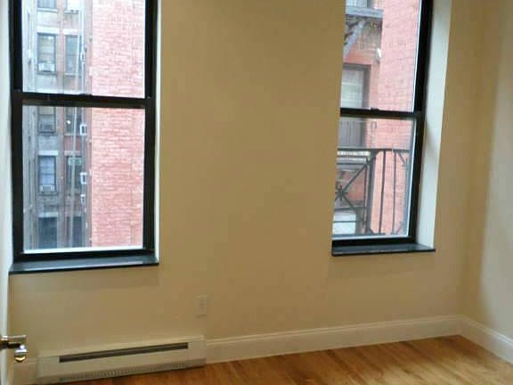 5th image of 200 W 105th St APT 3