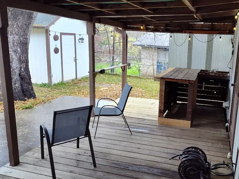1608 Valleyridge Dr #B — Photo 3