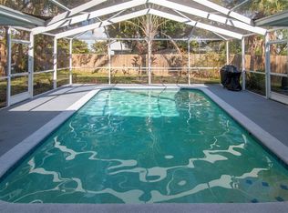 347 Country Club Dr, Oldsmar, FL 34677
