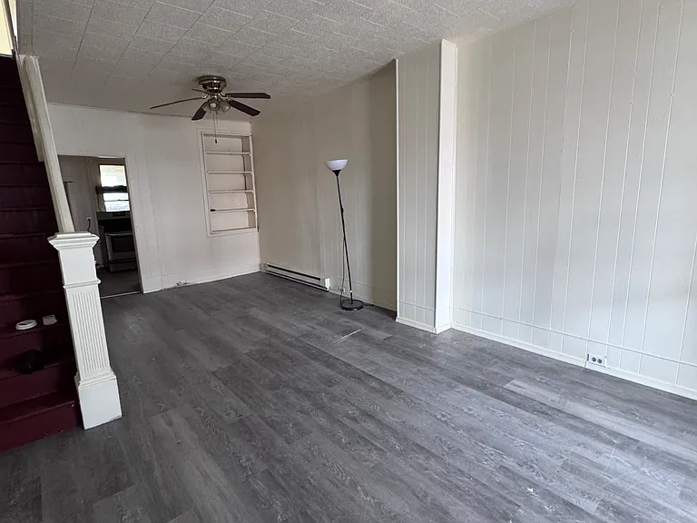 1330 W Liberty St — Photo 3
