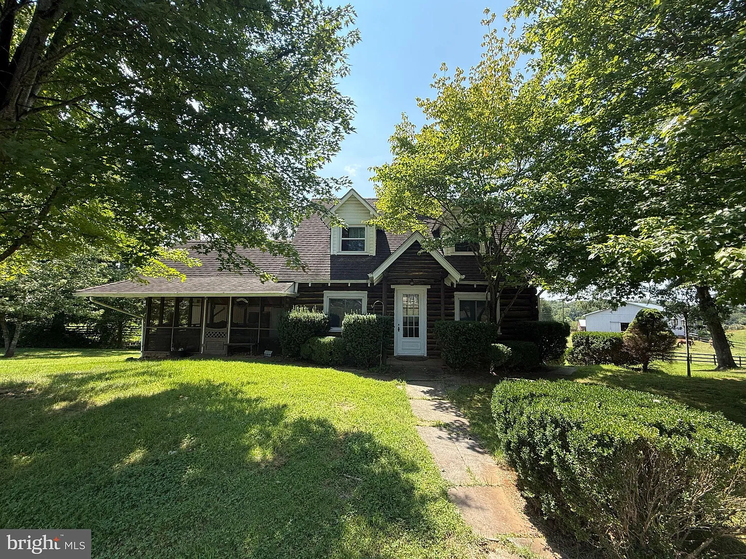 3 bed, 2.0 bath, 1264 sqft, $2,800 — Photo 1