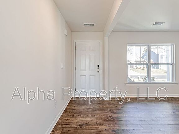 3rd image of 816 Wolverine Ln