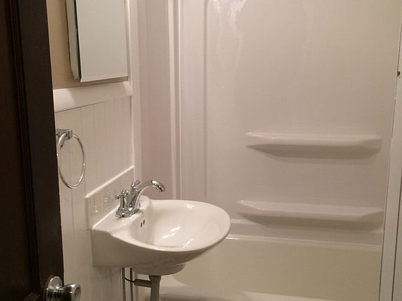 Bathroom with Shower/Tub
