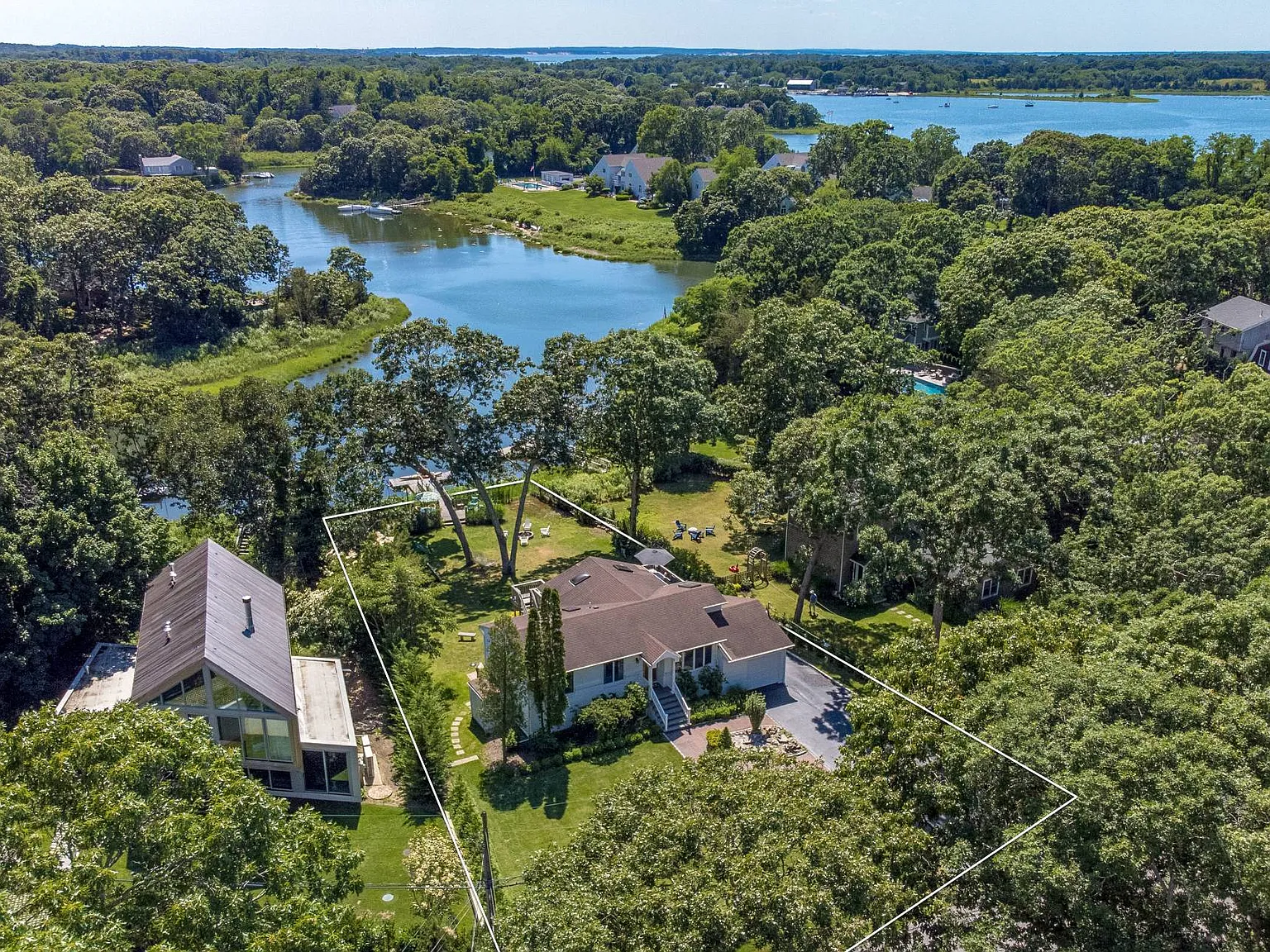 Jet-ski House- Live on the Water: Dock, Beach, Boat, Kayak & Fish — Photo 2