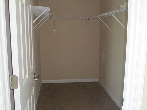 5th image of 501 Leesburg Dr