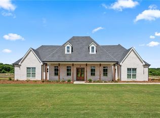 29 Ravenfield Rd, Taylorsville, GA 30178