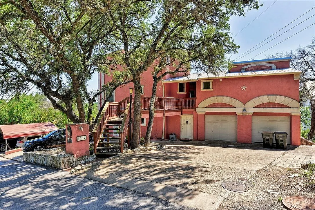 4 bed, 3.0 bath, 2614 sqft, $3,900 — Photo 3