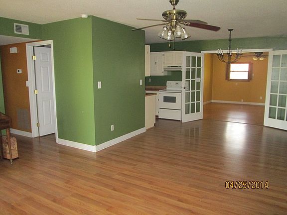 3rd image of 610 Valmar Dr