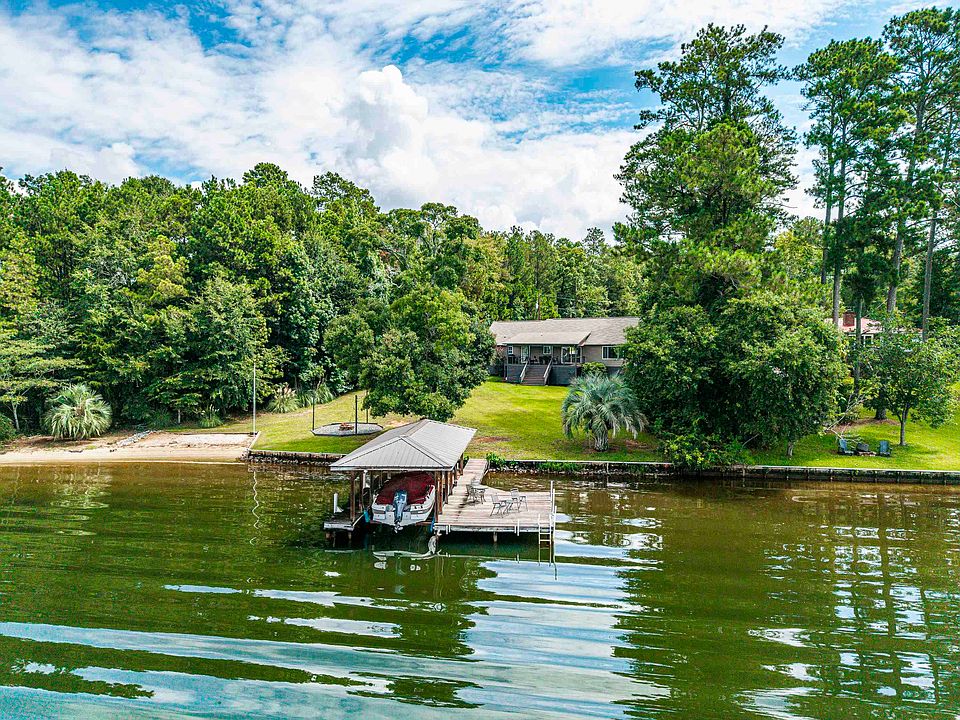 1st image of 132 Island Dr