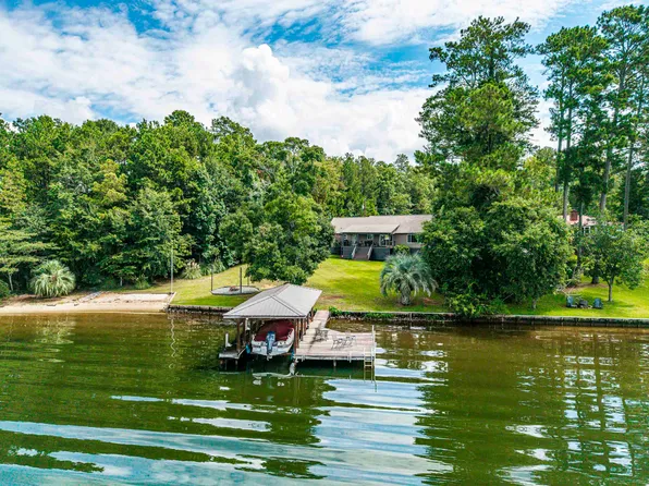 132 Island Dr, Milledgeville, GA 31061