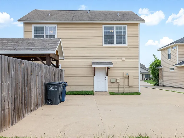 2610 Mandi Ct — Photo 6