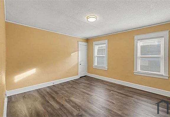 5th image of 3641 Indiana Ave
