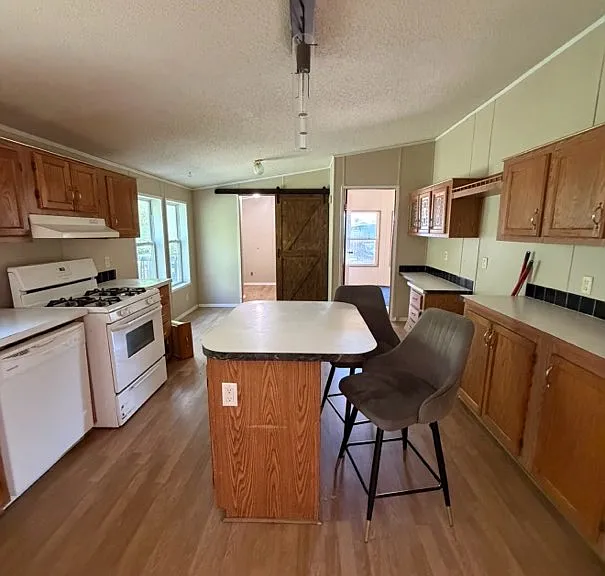 2033 W 3rd St — Photo 3