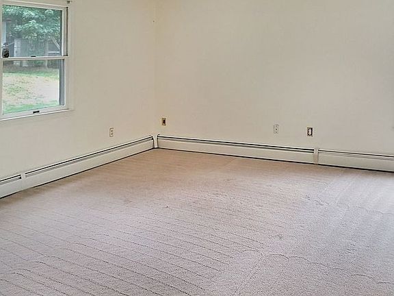 3rd image of 205 Bonhill Dr