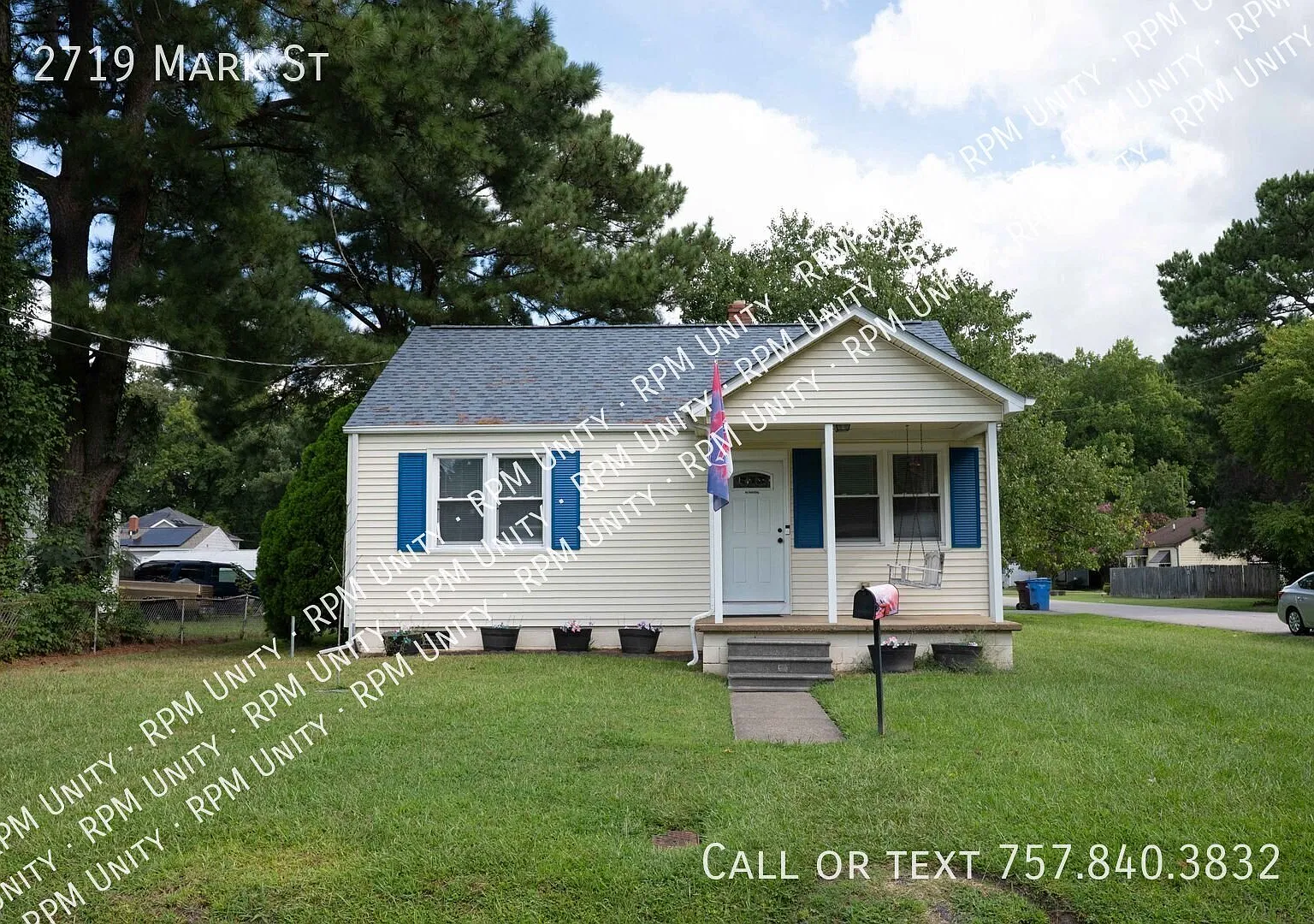 Welcome Home to 2719 Mark St! — Photo 2