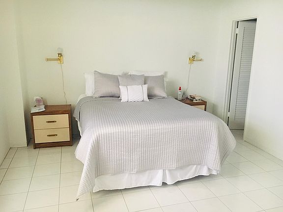 5th image of 10185 Collins Ave APT 1106