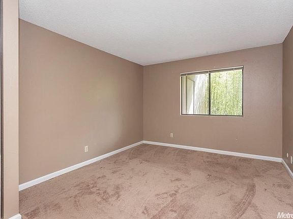 3rd image of 955 Fulton Ave