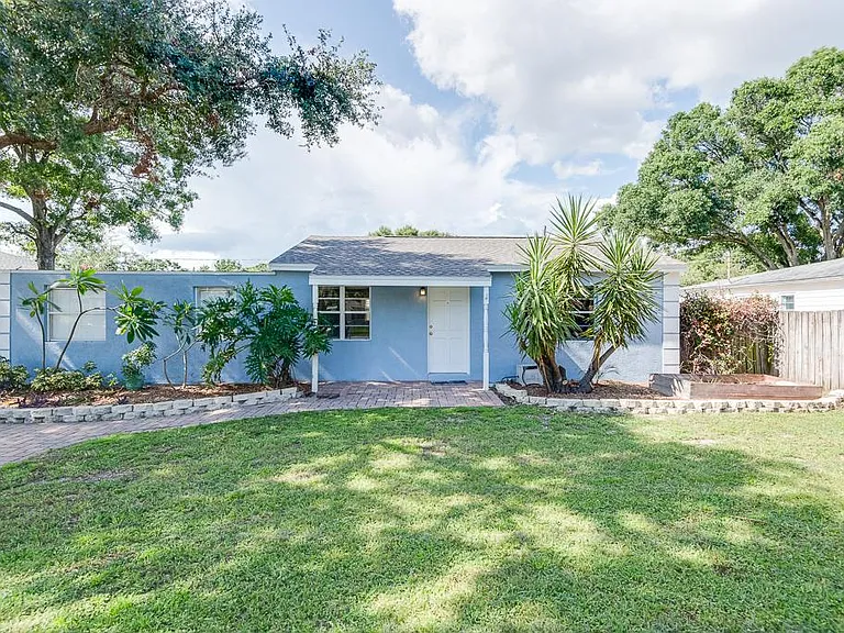 4227 W Bay View Ave — Photo 1