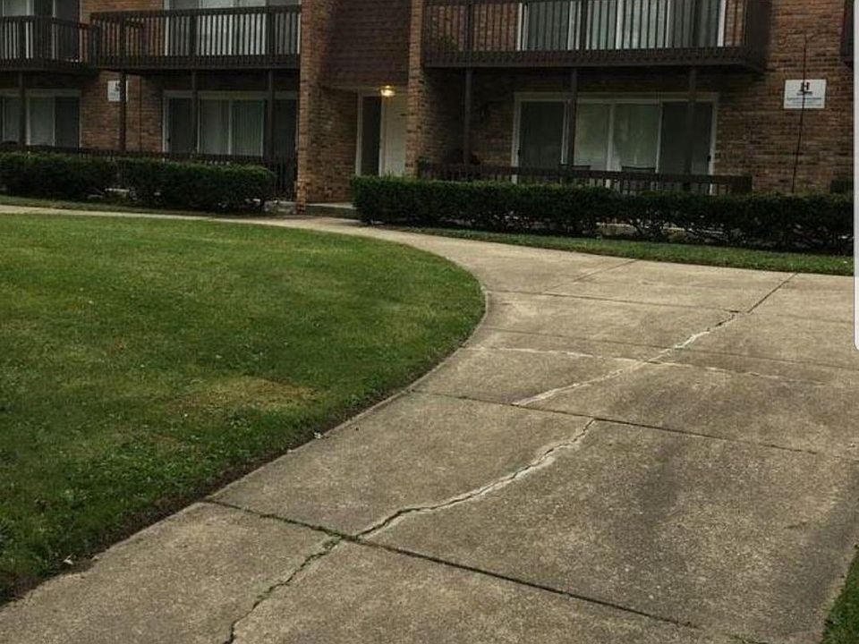 2nd image of 438 N Roberts Dr APT 2D
