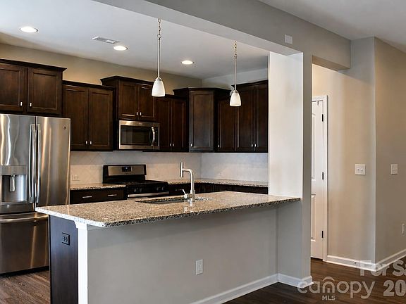 5th image of 4320 Staffordshire Ln