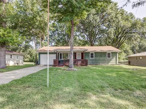1854 Ottawa St, Leavenworth, KS 66048