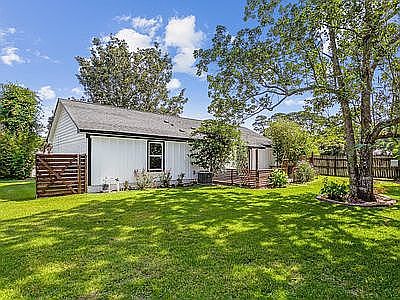 5th image of 1457 Sanibel Ln