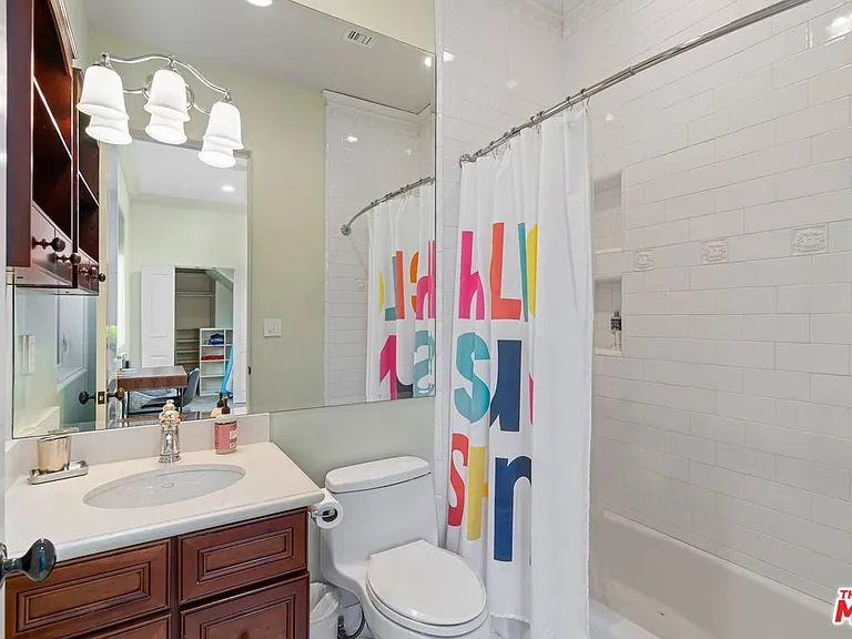 300 N Dianthus St — Photo 34