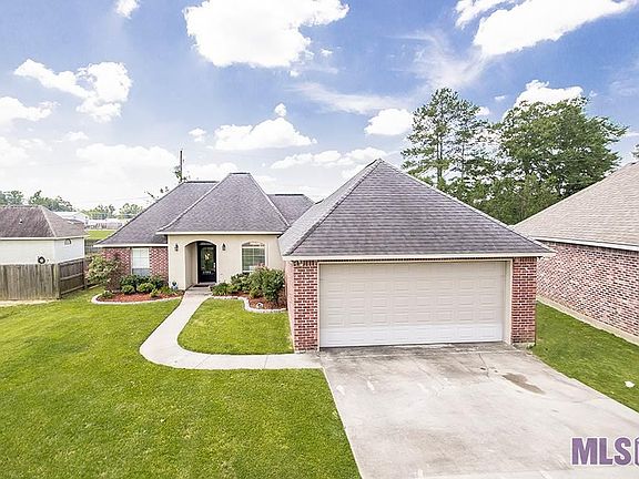 3rd image of 15011 Sherwood Dr