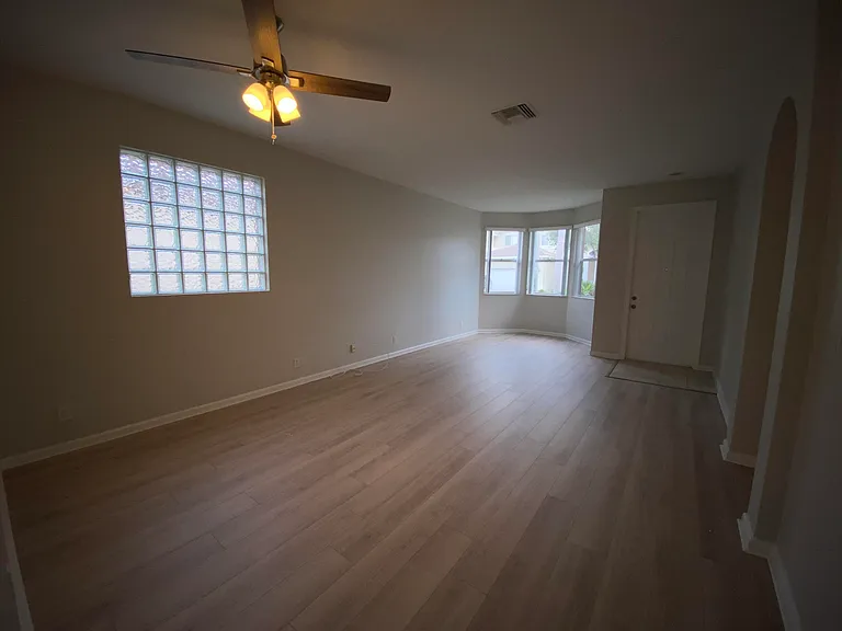 1215 Rosegate Blvd — Photo 4