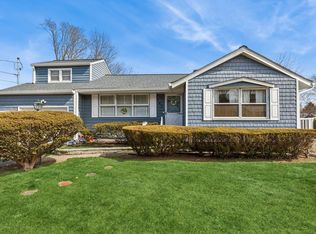 147 Hilltop Dr, Brentwood, NY 11717