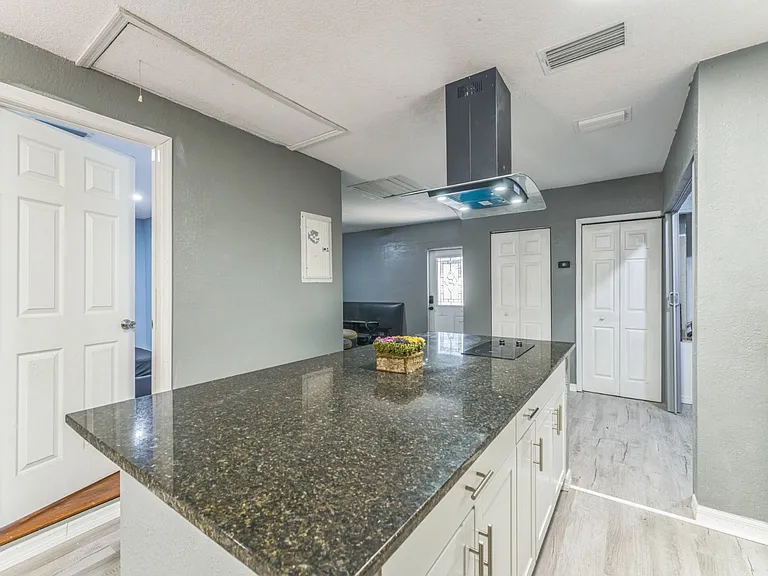 465 Rio Grande Ln #B — Photo 20