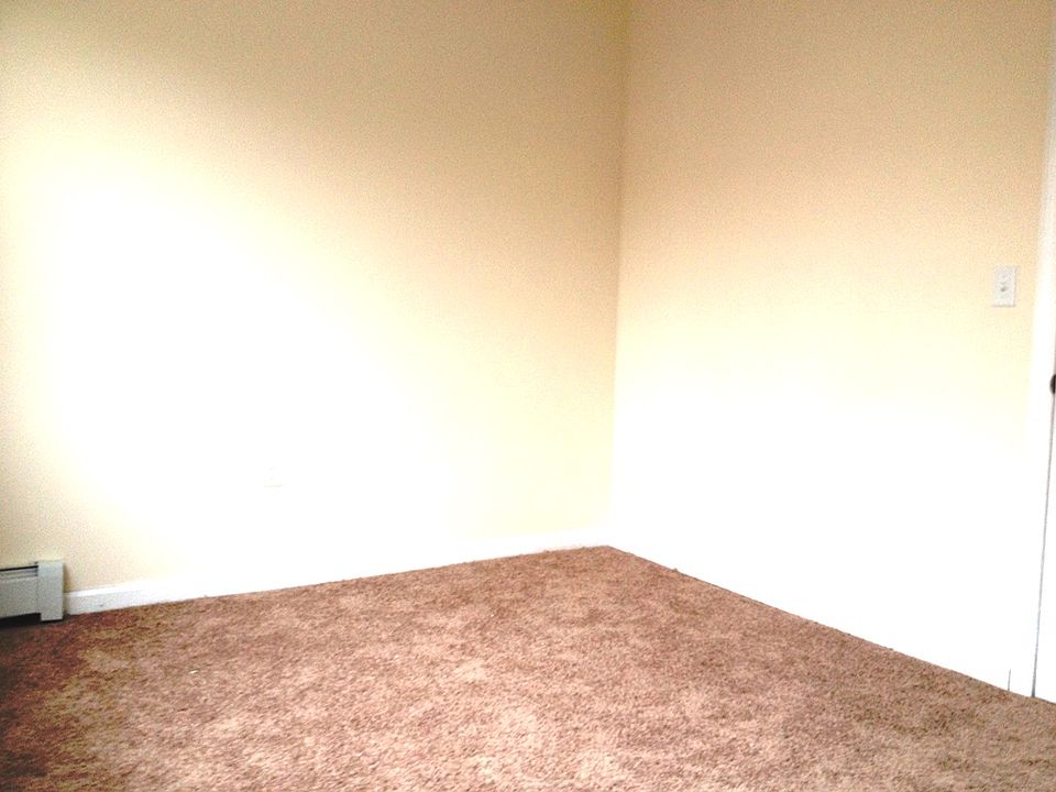 2nd image of 153 Nelson Ave APT 1