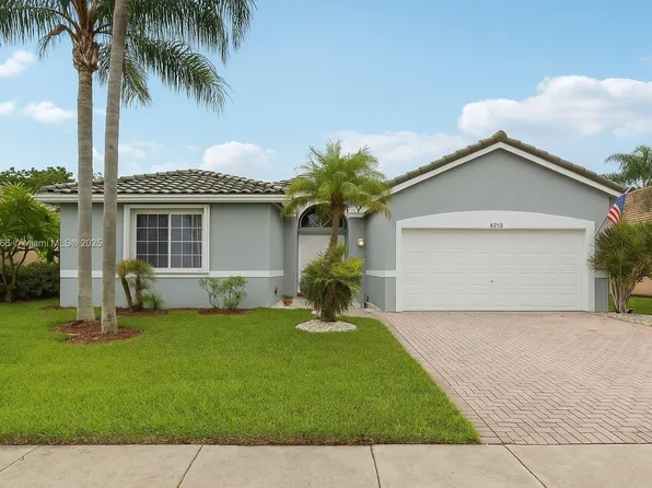 8752 NW 75th Ct, Tamarac, FL 33321