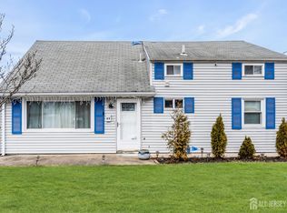 89 W Warren St, Iselin, NJ 08830