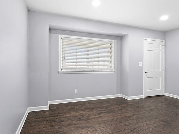5th image of 1065 E Cross St