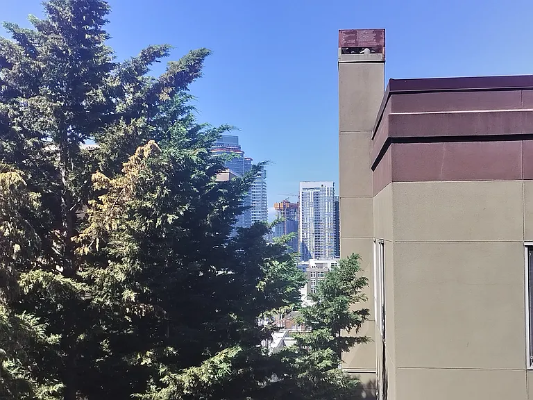 712 E Denny Way #502 — Photo 18