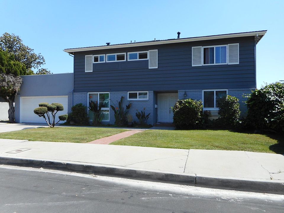 1st image of 13932 Emelita St