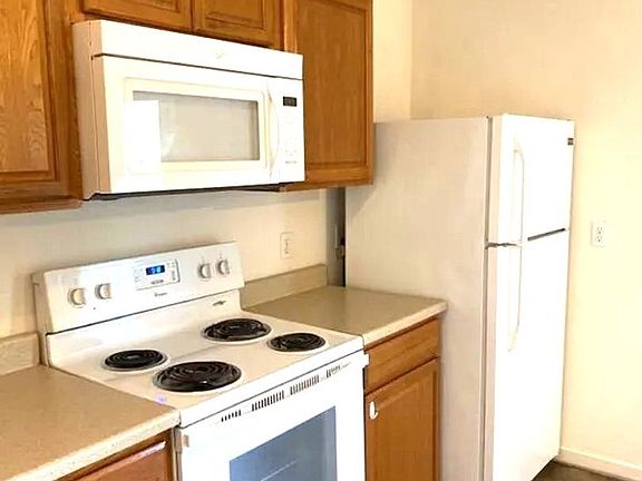 3rd image of 154 Delmar Ln APT B