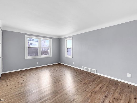 5th image of 4666 E 86th St