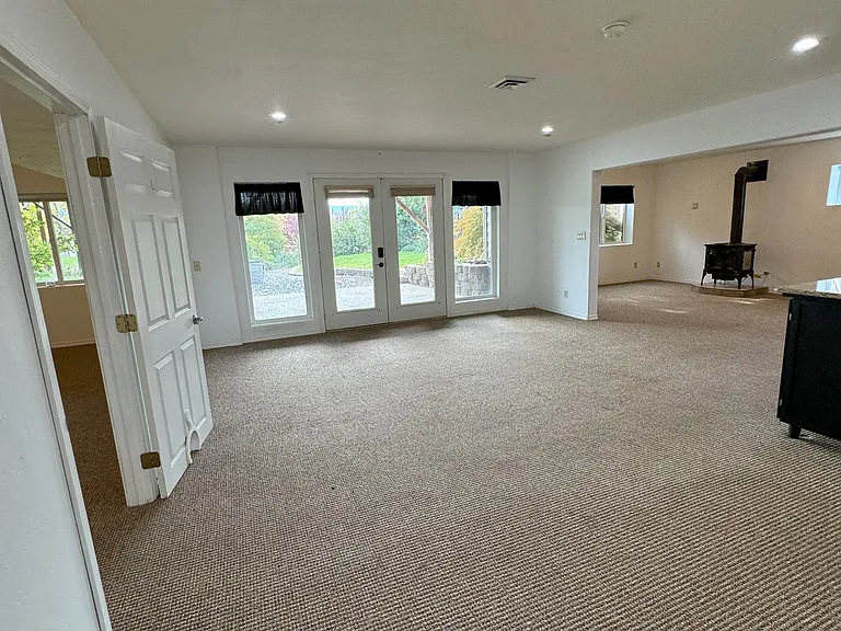 402 Sunridge Ave — Photo 8