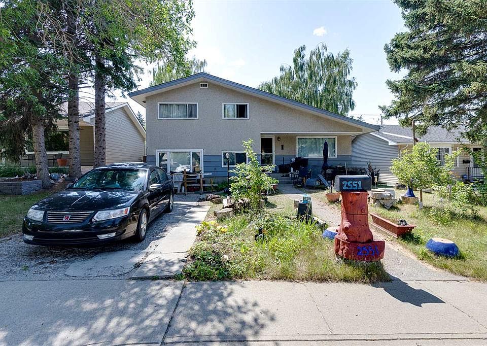 1st image of 2551 NE Chicoutimi Dr NW