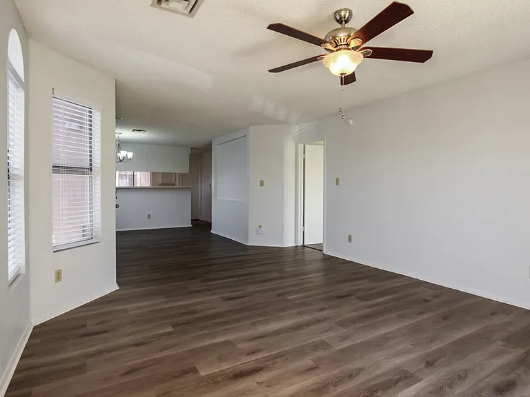 7040 W Olive Ave #20 — Photo 3
